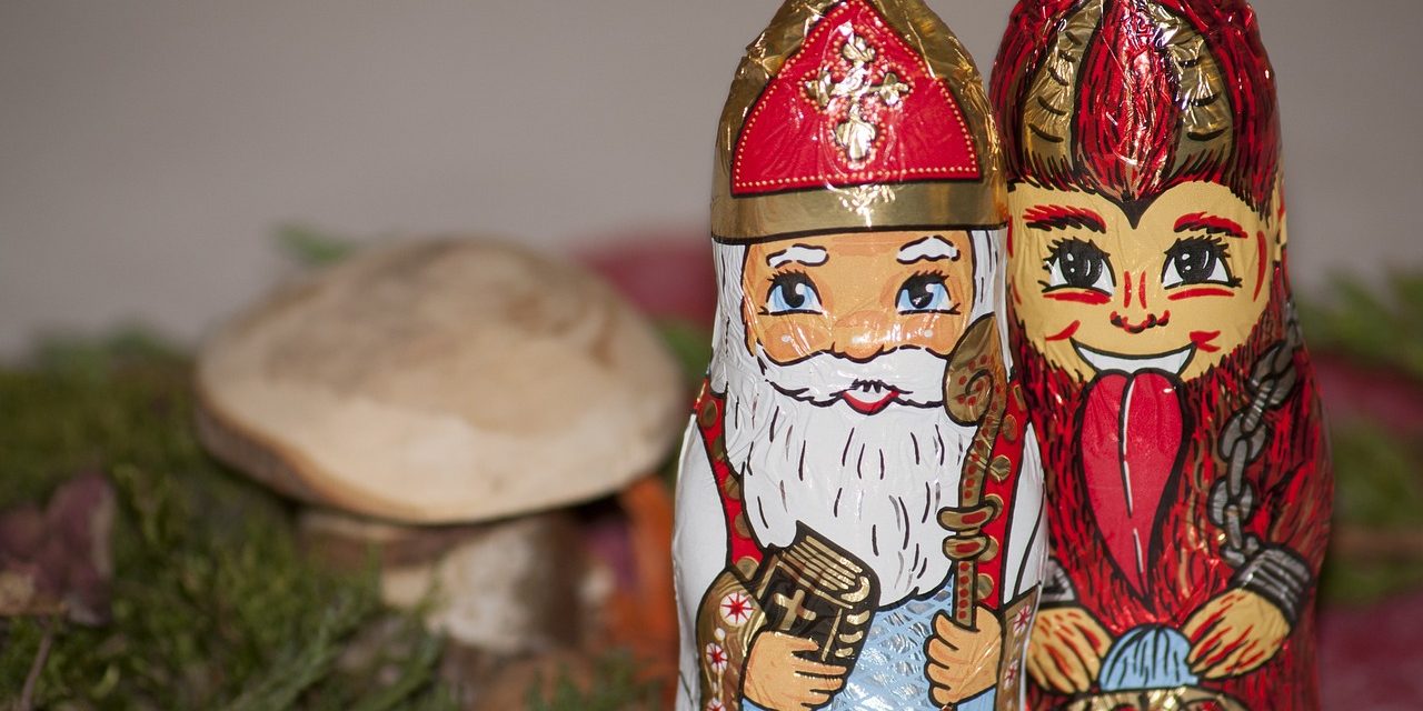 Sinterklaas in het Buitenland: van duivelse figuren tot lichtparades