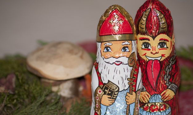 Sinterklaas in het Buitenland: van duivelse figuren tot lichtparades