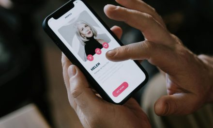 Factcheck: Swipen op datingapps of gokverslaafd?