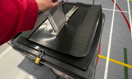 Factcheck: 91% van de mensen met dementie wil dolgraag blijven stemmen