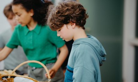 “Gezonde schoollunch helpt kinderen beter leren en voorkomt schaamte”