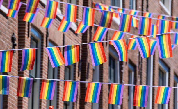 Van café naar community: hoe queer jongeren hun veilige plek online vinden