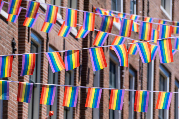 Van café naar community: hoe queer jongeren hun veilige plek online vinden
