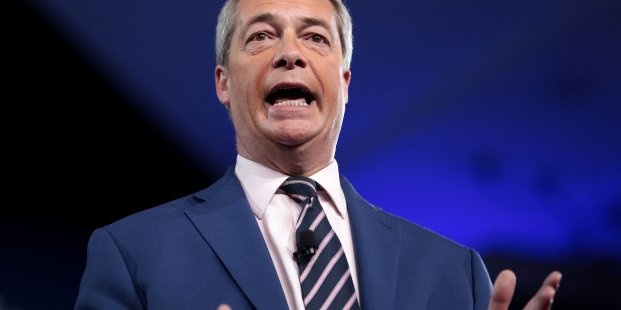 Tegen de elite, gesteund door cryptomiljoenen: hoe zit dat bij Farage?