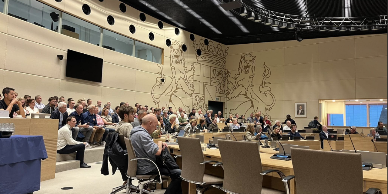 Boeren uiten zorgen in provinciehuis over het Utrechts Programma Landelijk Gebied