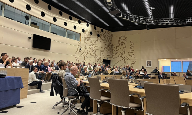 Boeren uiten zorgen in provinciehuis over het Utrechts Programma Landelijk Gebied