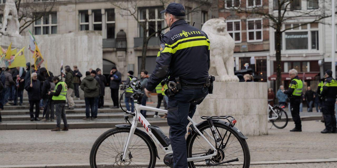 Factcheck: gebeurt er écht “helemaal niets” met opgepakte en verplaatste demonstranten?
