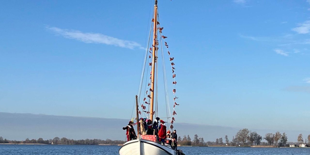 Sinterklaasintocht Tienhoven ondanks kleiner budget druk bezocht