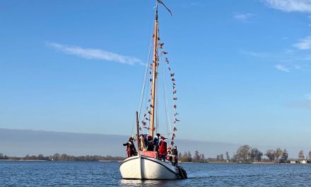 Sinterklaasintocht Tienhoven ondanks kleiner budget druk bezocht