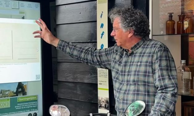 Vrijwilliger René: ‘de meesten komen voor het sfeertje en de verteller’