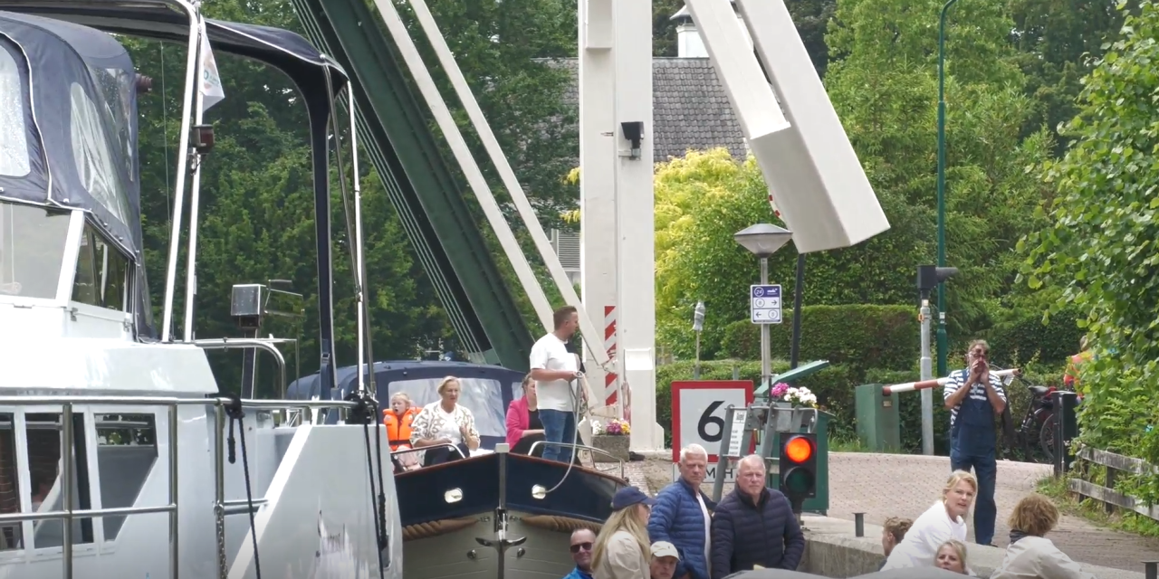 Sluiswachter Leo Oor: “Vroeger kwamen de dames topless door de sluis”