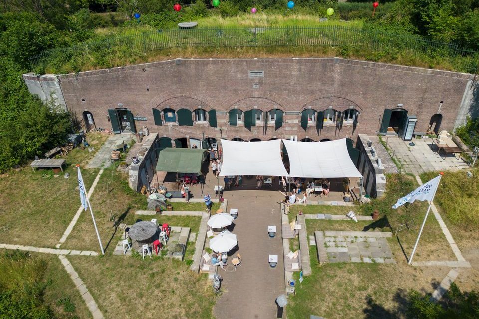 Gluren bij de Buren tijdens Fort Zon Dag op Fort Maarsseveen