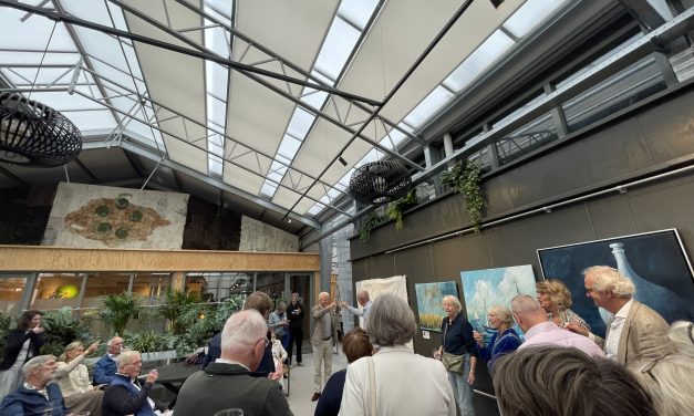Murielle bezoekt de Maarssense Kunstschilders expositie: ‘Kunst is iets dat je moet ervaren.’
