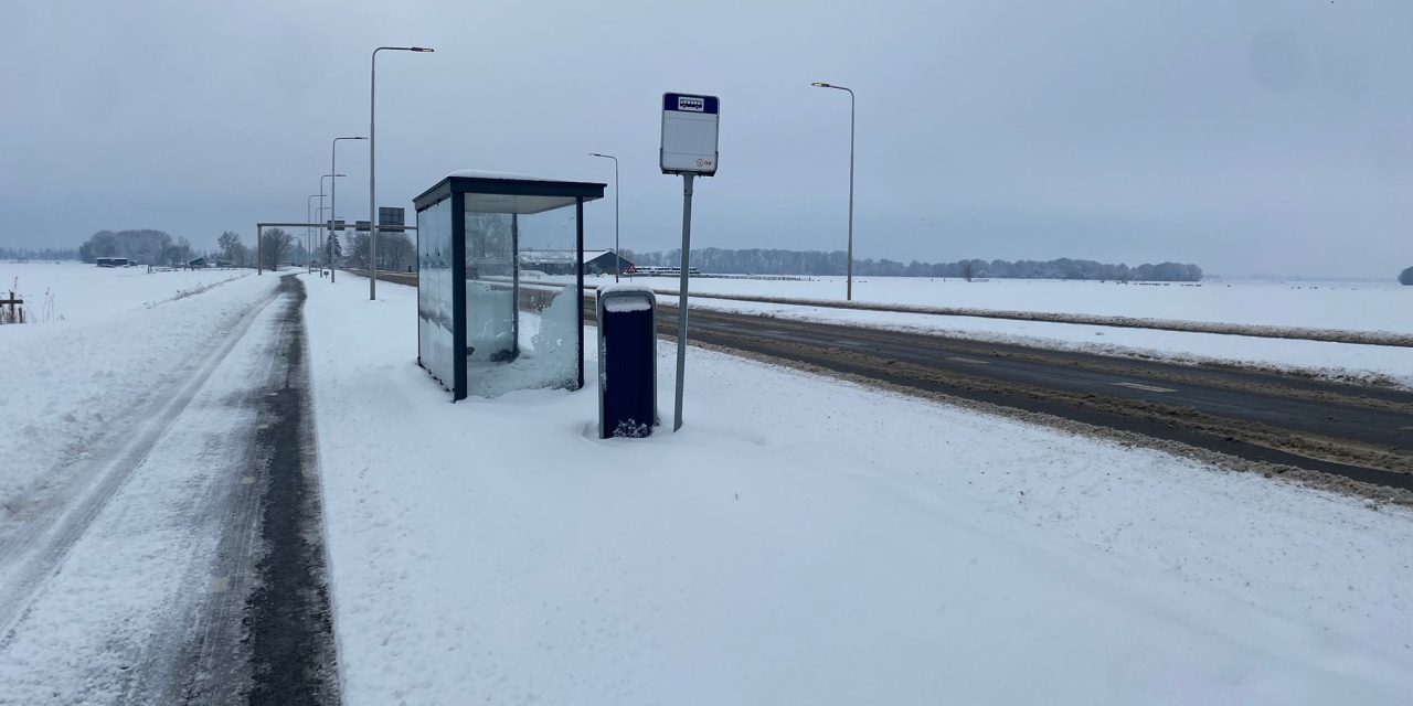 Sneeuw zorgt voor moeilijkheden met het openbaar vervoer