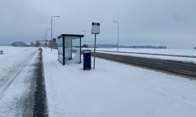 Sneeuw zorgt voor moeilijkheden met het openbaar vervoer
