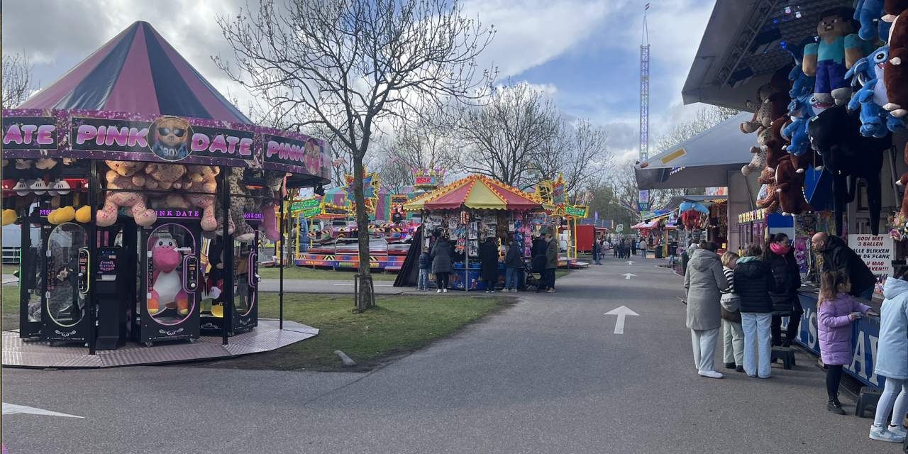 Kermis Maarsseveen trekt gemengd publiek: ‘Later op de dag is de sfeer anders’