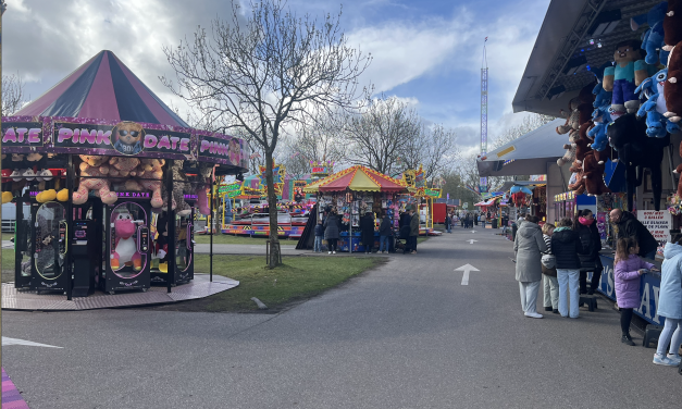 Kermis Maarsseveen trekt gemengd publiek: ‘Later op de dag is de sfeer anders’