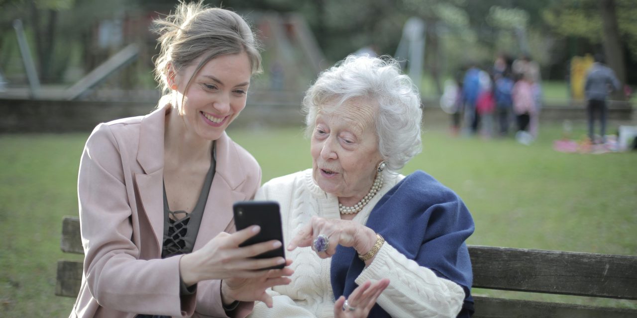 Vergrijzing en welzijn: Waarom aandacht essentieel blijft voor ouderen