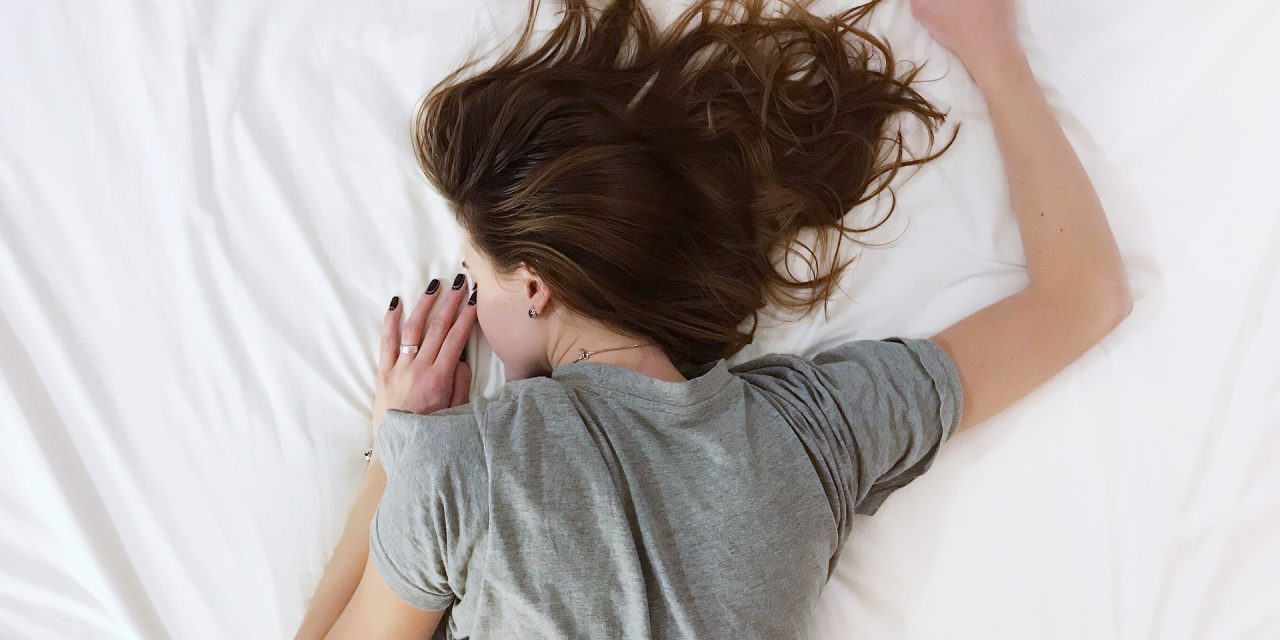 Factcheck: heeft de kant waar je slaapt in bed invloed op de slaapkwaliteit?