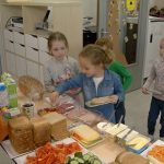 Ja, gezonde lunches en beweging verbeteren schoolprestaties