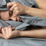 Factcheck: ‘Je slaapt slechter als je ongezond en vet voedsel eet’ 
