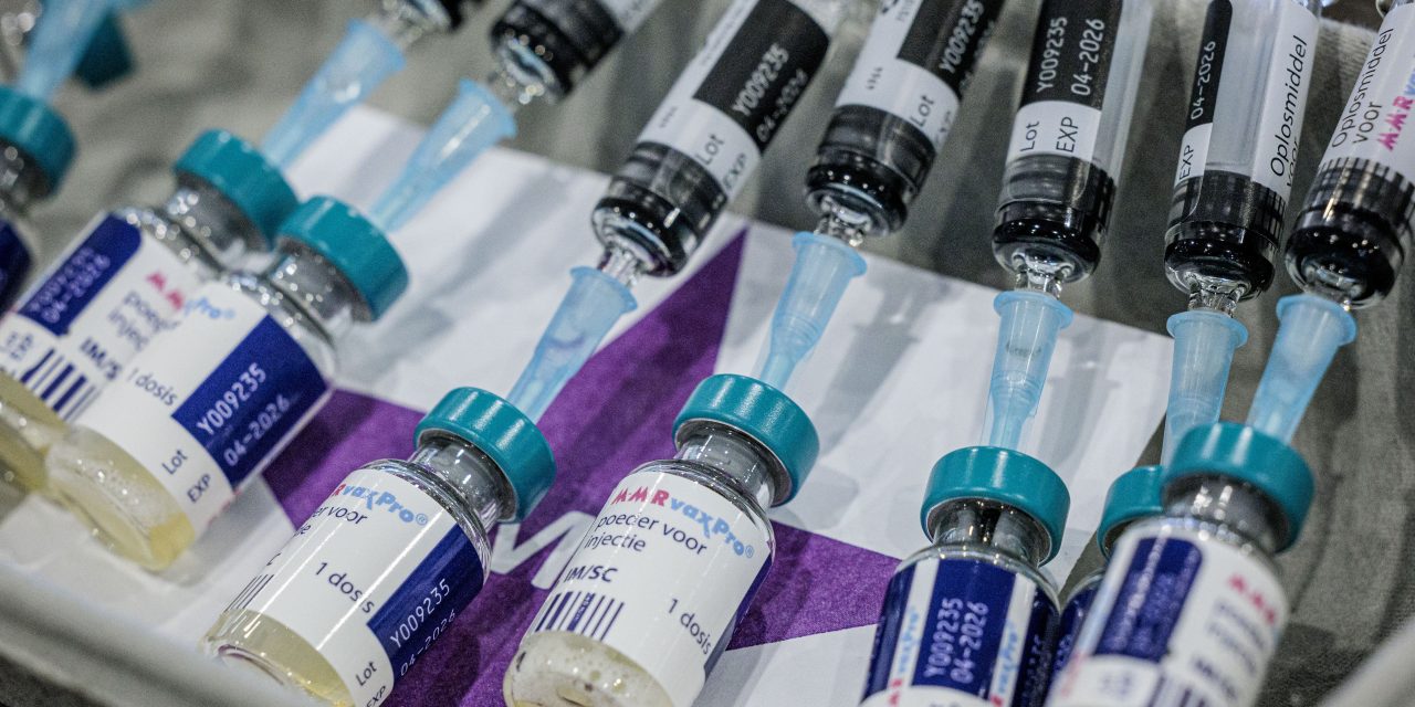Volgens Trump veroorzaken vaccins en paracetamol autisme in kinderen, maar dit is niet waar