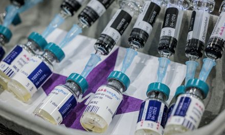 Volgens Trump veroorzaken vaccins en paracetamol autisme in kinderen, maar dit is niet waar