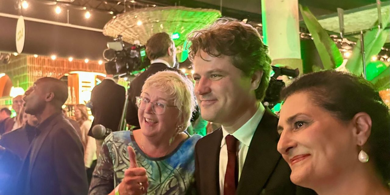 “Fatsoenlijk feestje, maar morgen weer fatsoenlijk vergaderen”