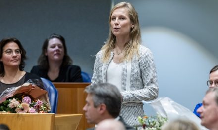 Stevige debatten en lange werkdagen, Zwinkels voor het eerst de Kamer in