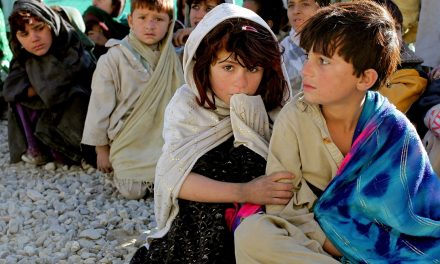 Nederlandse asielzoekerscentra schenden kinderrechten
