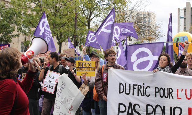 Franse jongeren blijven demonstreren voor equalité in het onderwijs