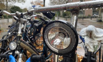 Factcheck: Nee, fietsen zonder licht zorgt voor 17 procent meer kans op een ongeluk