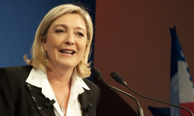Marine Le Pen vecht veroordeling aan te midden van politieke onrust