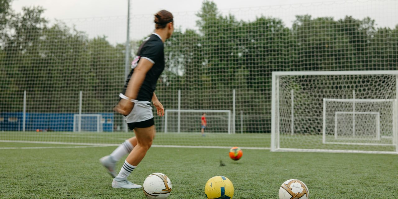 Vrouwenvoetbal niet langer als bijzaak