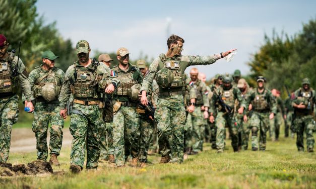 Defensie-enquête onder jongeren: hoe zit het met privacy en anonimiteit?