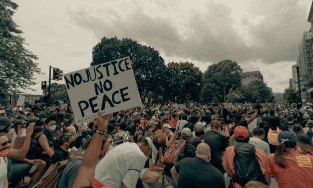 Factcheck: ‘Eén op de vier à vijf Amerikanen gelooft dat politiek geweld gepast kan zijn om het land op orde te krijgen’