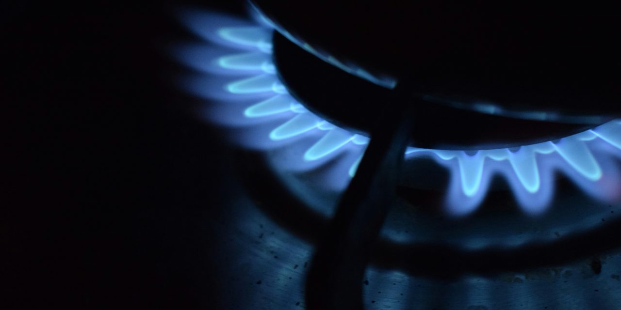 Factcheck: Nederlanders betalen het hoogste btw-tarief over hun energierekening van Europa, en daardoor is de energierekening hier zo hoog.
