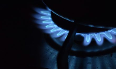 Factcheck: Nederlanders betalen het hoogste btw-tarief over hun energierekening van Europa, en daardoor is de energierekening hier zo hoog.