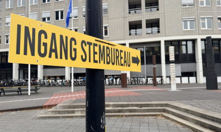 Studenten op het science park vertellen wat ze willen dat hun partij gaat doen de komende vier jaar.