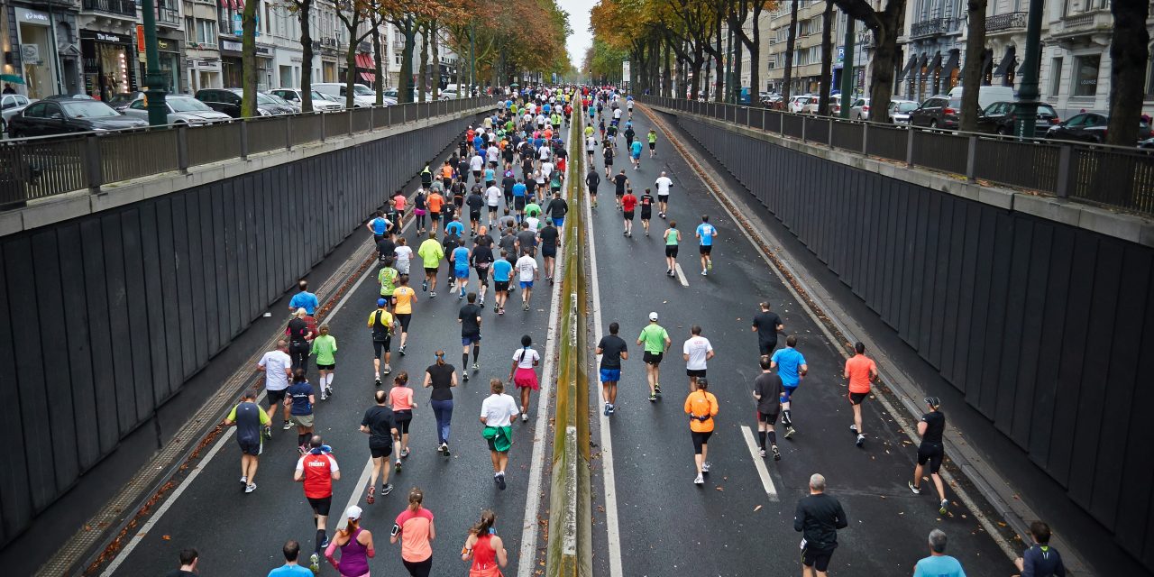 Amsterdam Marathon viert jubileum, jongeren trekken hardloopschoenen aan