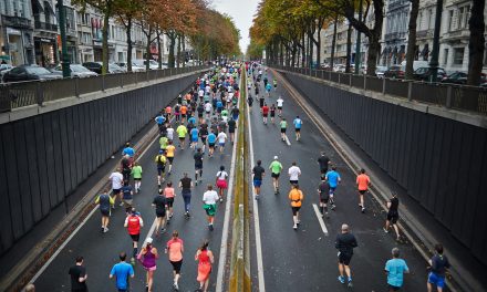 Amsterdam Marathon viert jubileum, jongeren trekken hardloopschoenen aan