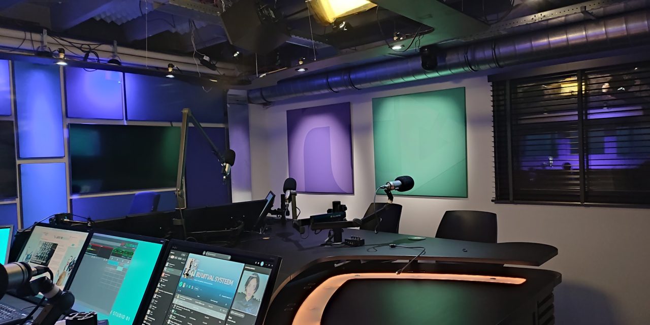 Een computer achter de microfoon: AI-stem als nieuwslezer