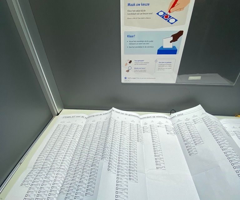 Jongeren in Utrecht die stemmen op de gemeenteraad