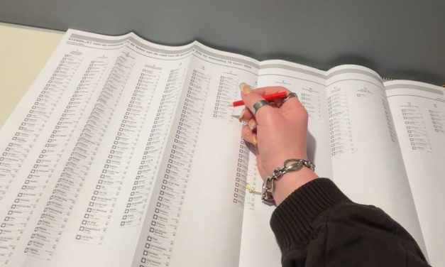 Landelijke partijen minder zichtbaar bij gemeenteraadsverkiezingen