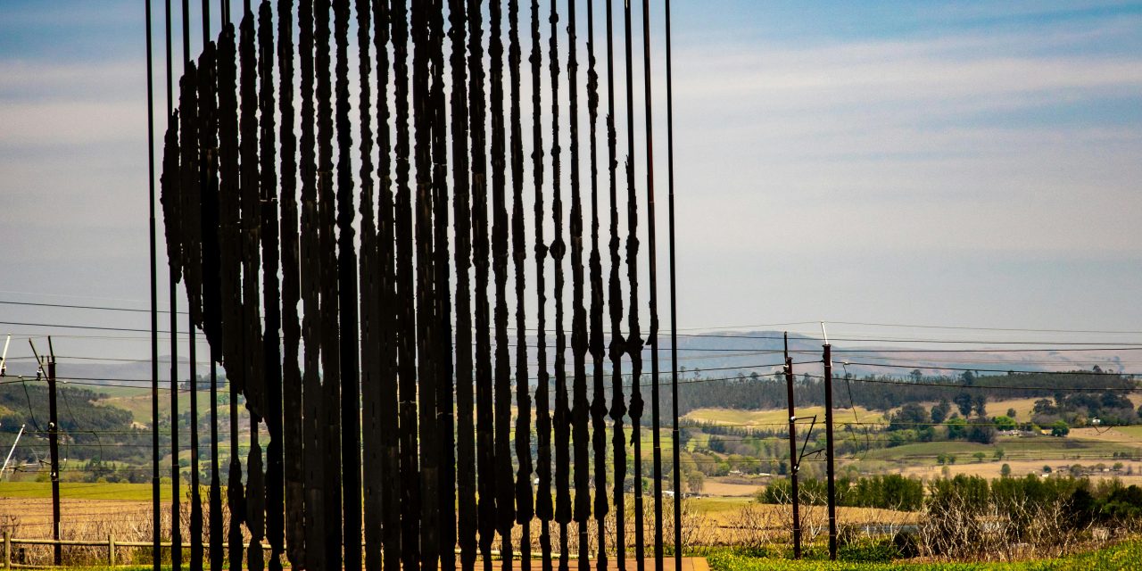 Factcheck: Familievloggers Bellinga geven onjuiste definitie van ontstaan apartheid in Zuid-Afrika 
