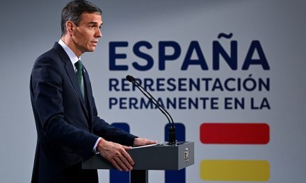 Hoe Pedro Sánchez zijn binnenlandse imago probeert wit te wassen door middel van buitenlands beleid
