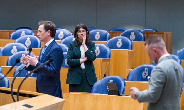 Kamer debatteert urenlang over miljarden voor vergroening Tata Steel