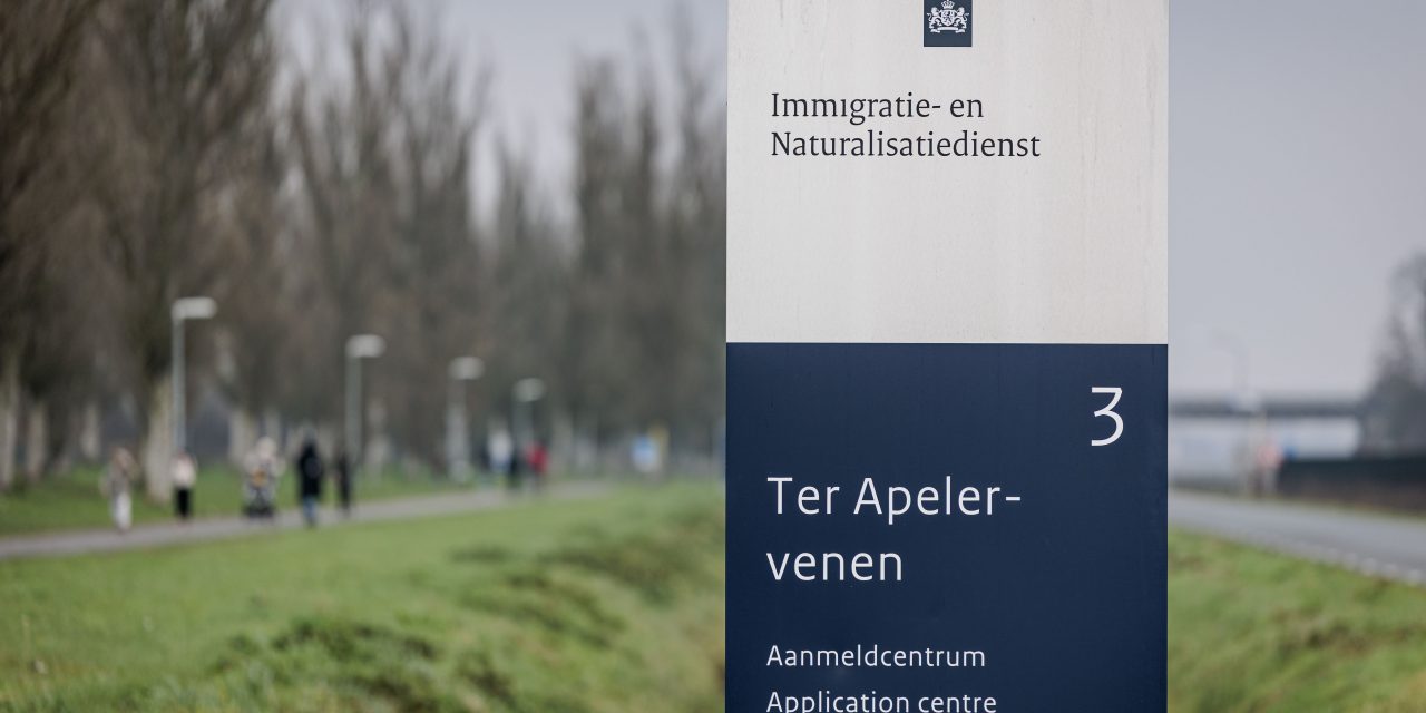 Factcheck: Vertraagde asielprocedures vertekenen beeld van aantal nareizigers