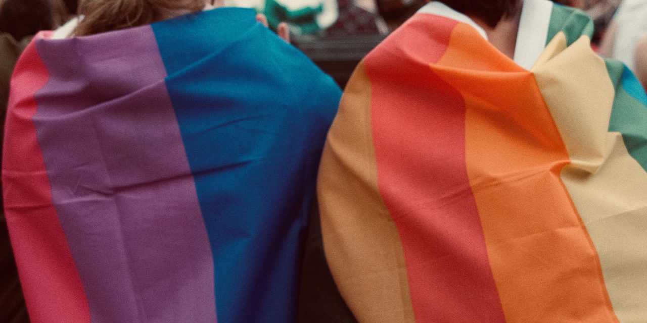 Acceptatie van lhbtiqa+ personen stagneert, verschillen blijven groot