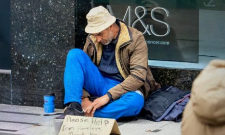 Bedelverbod op de politieke agenda: Utrecht zoekt oplossing voor straatbedelaars